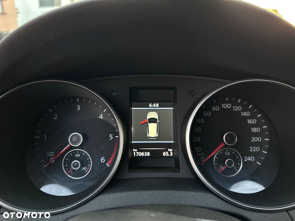 Volkswagen Golf 1.6 TDI DPF Highline - 14