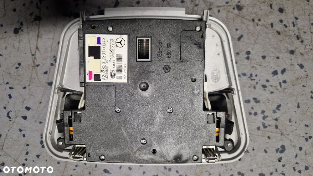 MERCEDES C KLASA W203 LAMPKA KABINY A2038202301 - 2