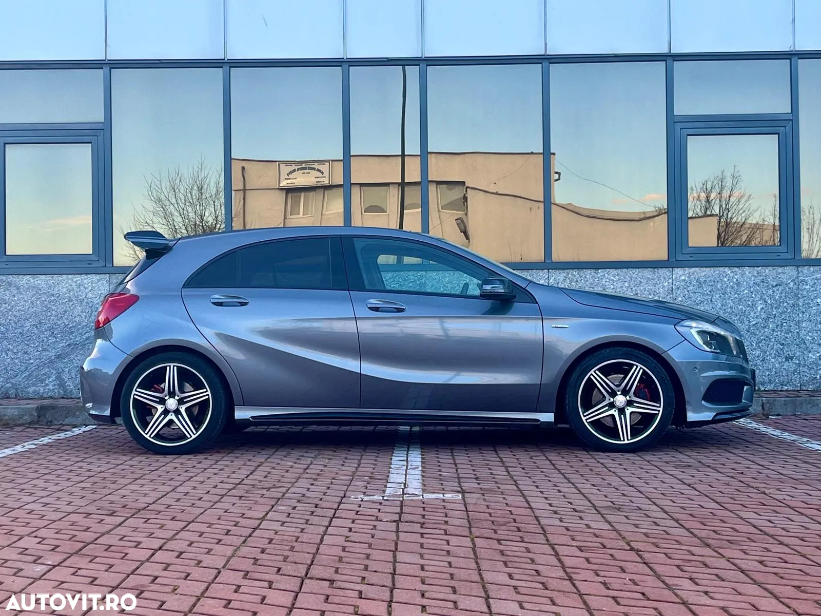 Mercedes-Benz A - 5