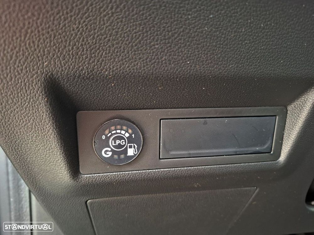 Renault Captur 1.0 TCe Techno Bi-Fuel - 19