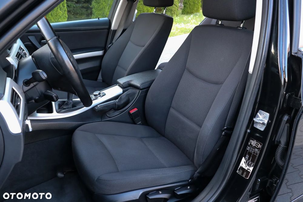 BMW Seria 3 318d - 29