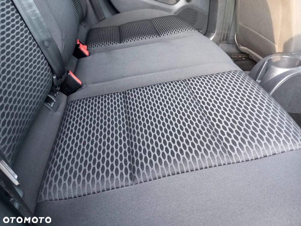 Volkswagen Golf VI 1.6 Comfortline - 19