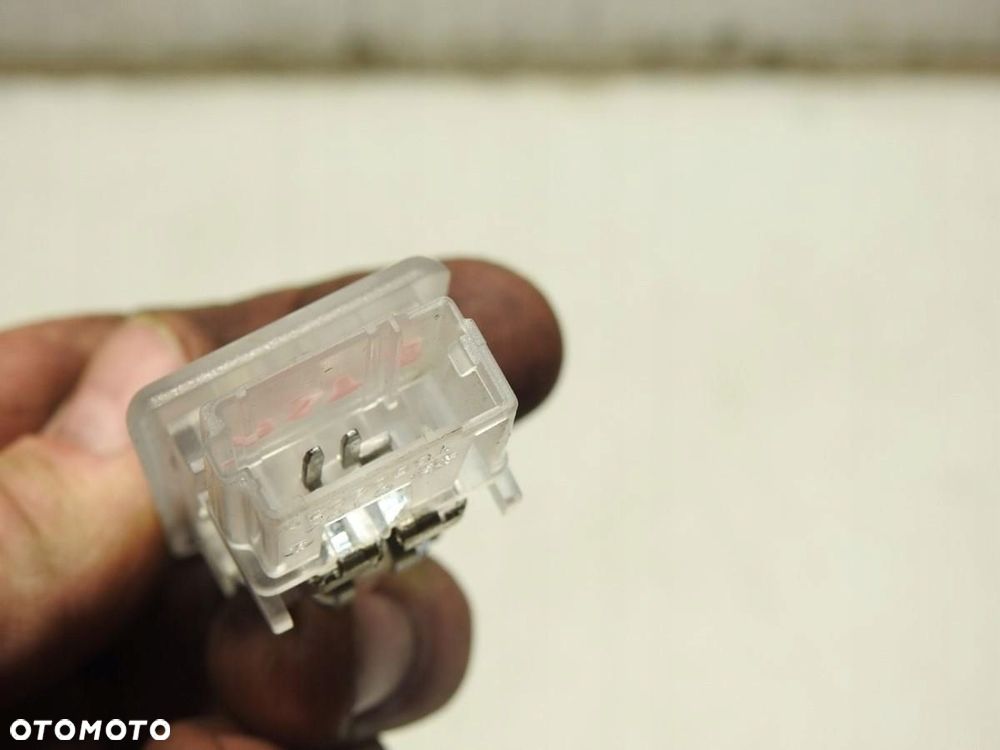 LAMPKA OŚWIETLENIE BAGAŻNIKA OPEL ASTRA J - 3