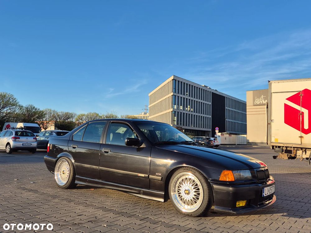 BMW Seria 3 320i - 1