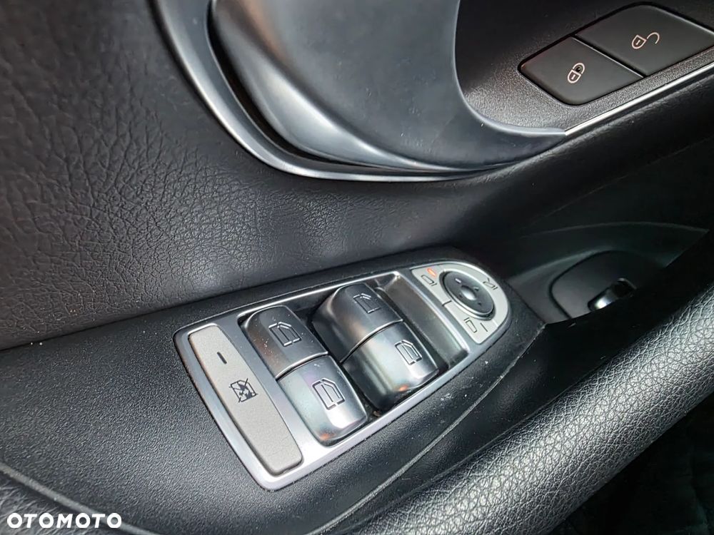 Mercedes-Benz Klasa E 220 d 4-Matic AMG - 27