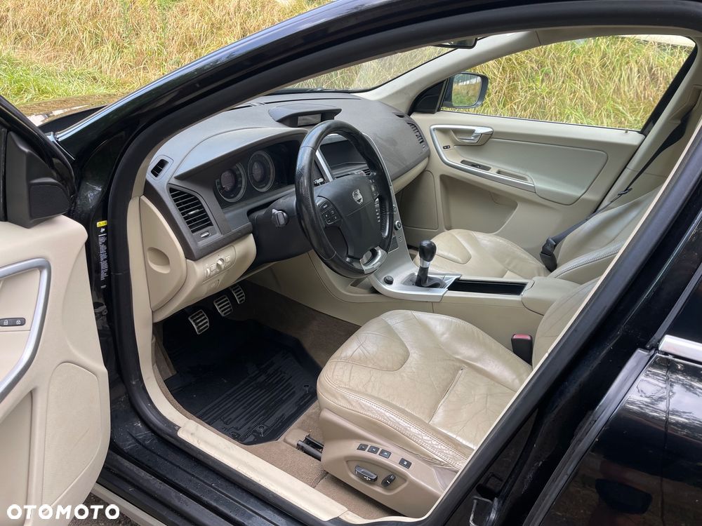 Volvo XC 60 D5 AWD Kinetic - 8
