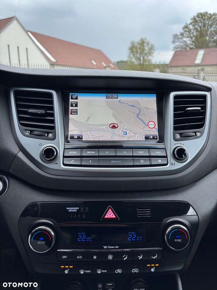 Hyundai Tucson 2.0 CRDI BlueDrive Style 2WD - 21