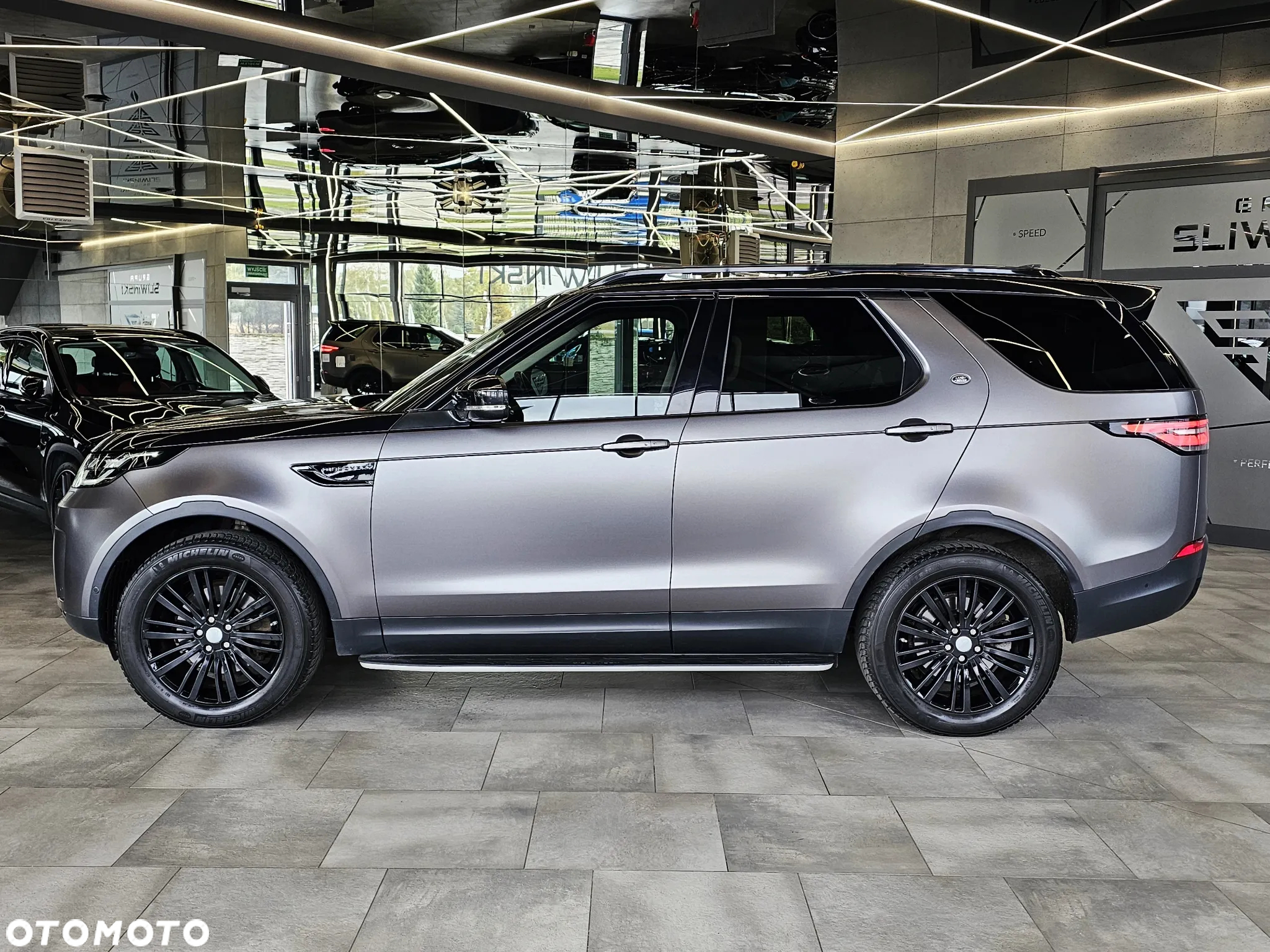 Land Rover Discovery V 2.0 TD4 HSE Luxury - 5