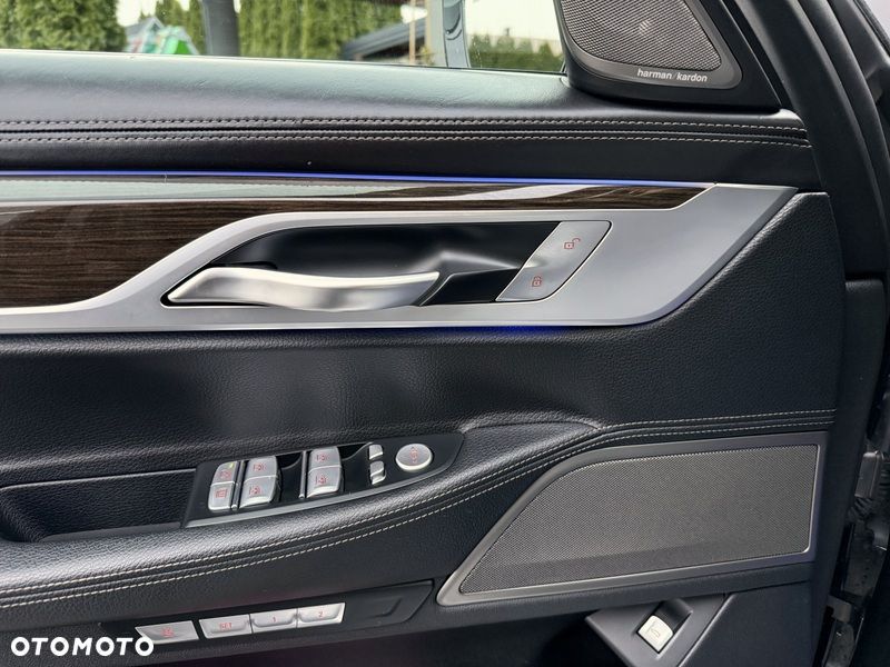 BMW Seria 7 - 20