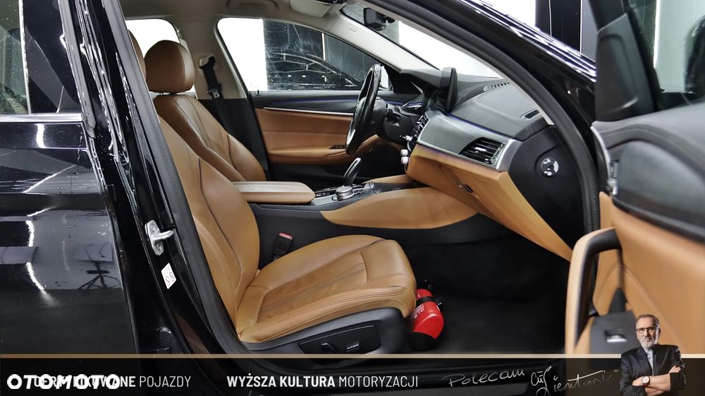 BMW Seria 5 530i GPF Luxury Line sport - 14