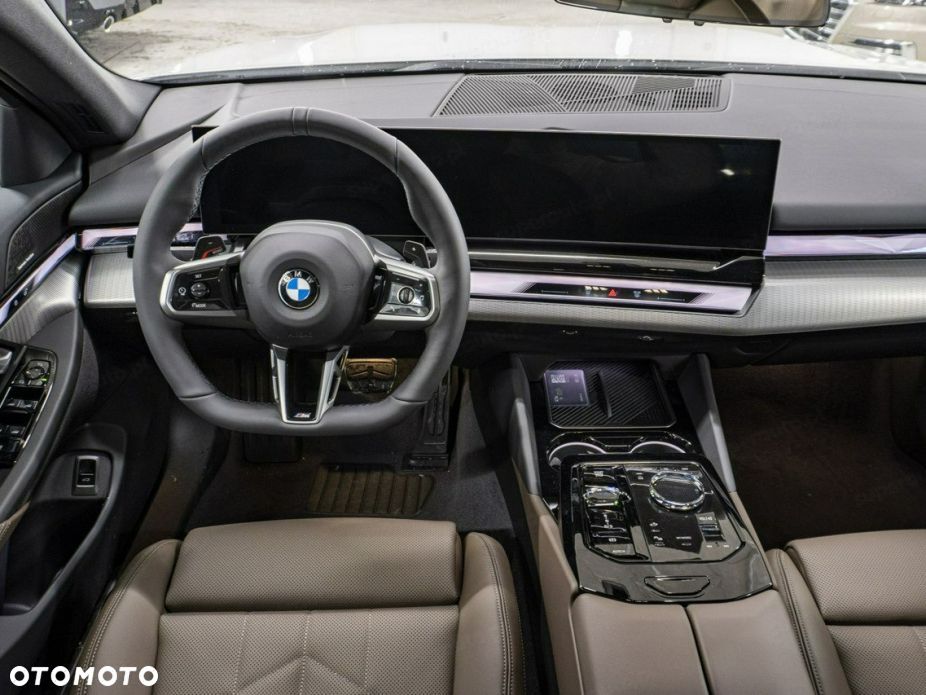 BMW Seria 5 520i mHEV M Sport - 11