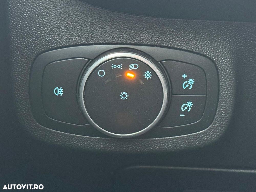 Ford Fiesta 1.5 TDCi Active II - 11