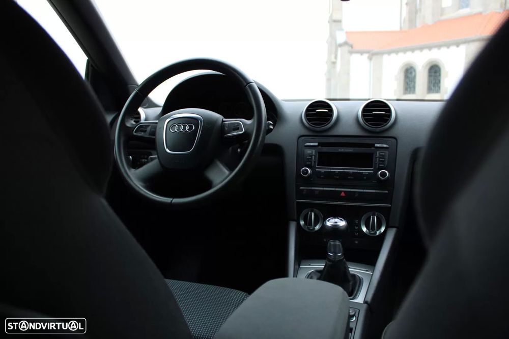 Audi A3 Cabrio 1.6 TDi Sport - 23