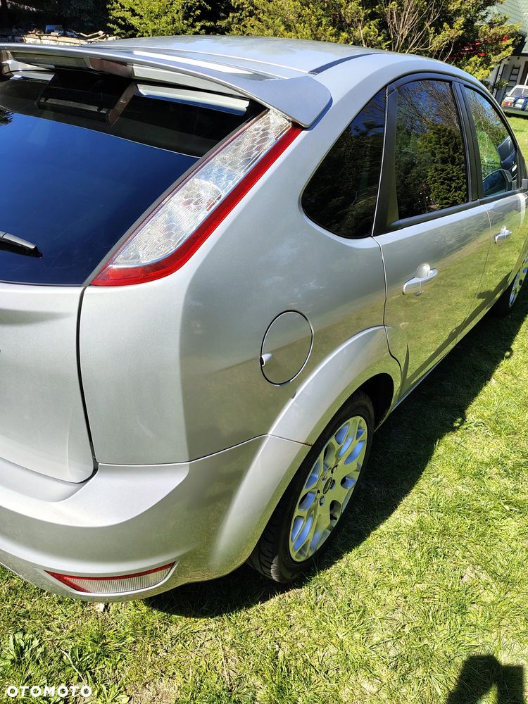 Ford Focus 1.8 Sport - 9