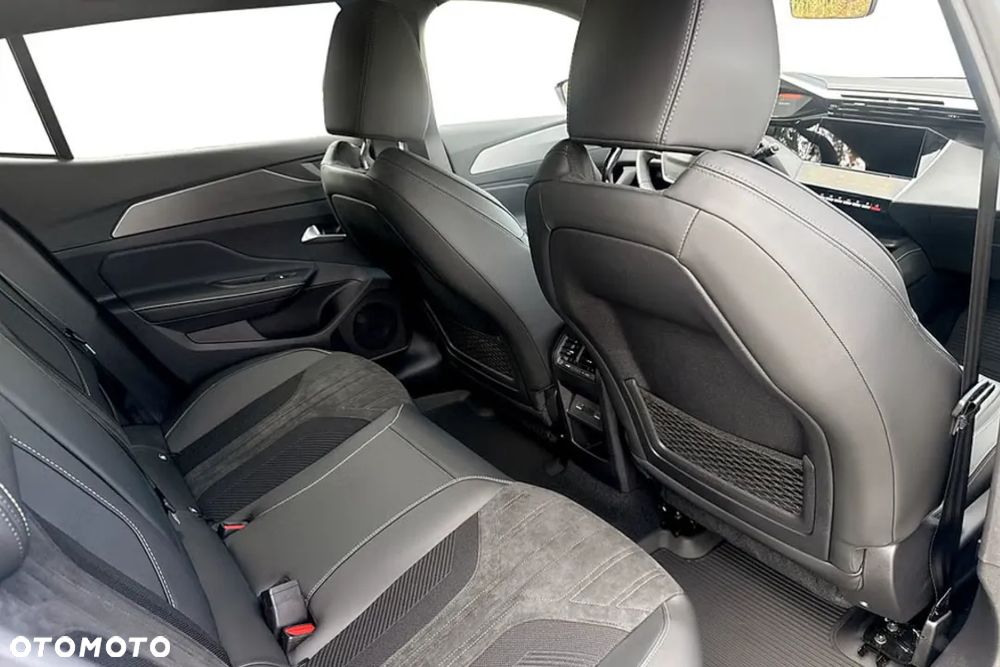 Peugeot 408 1.2 PureTech mHEV GT S&S e-DSC6 - 11