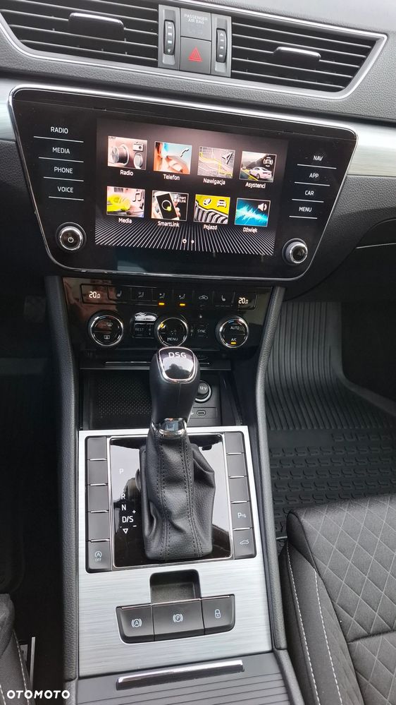 Skoda Superb 2.0 TDI SCR Sportline DSG - 25