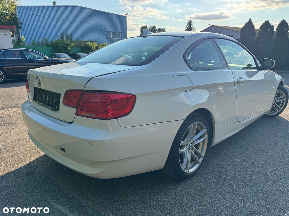 BMW Seria 3 320i M Sport Edition - 3