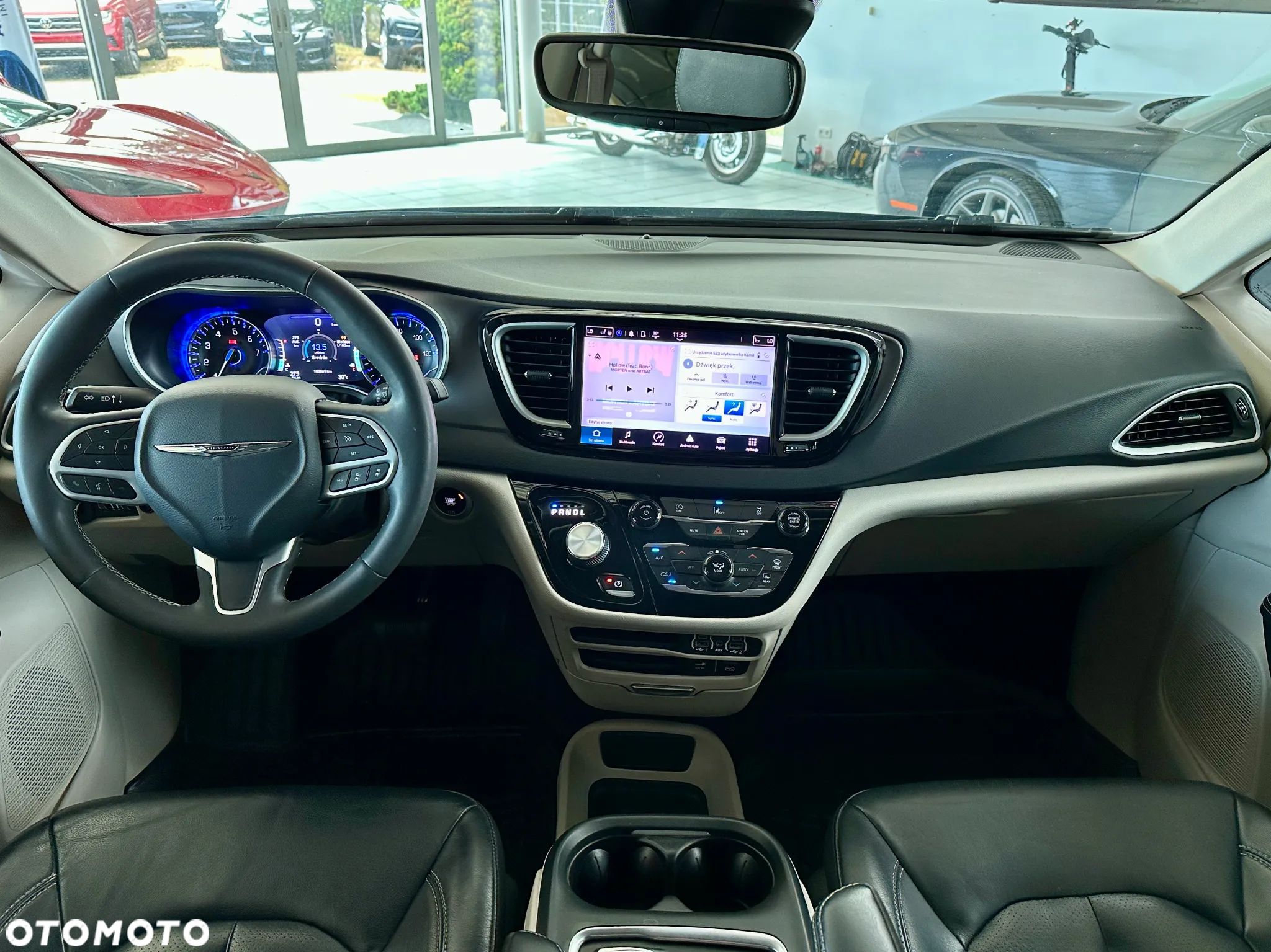 Chrysler Pacifica - 13