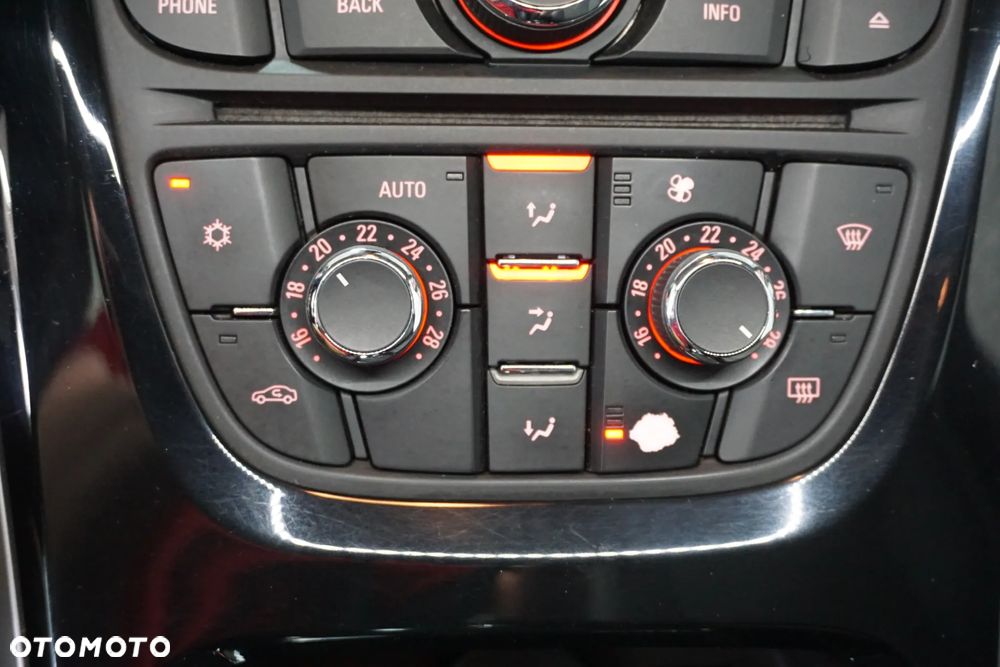 Opel Astra 1.4 Turbo Cosmo - 30