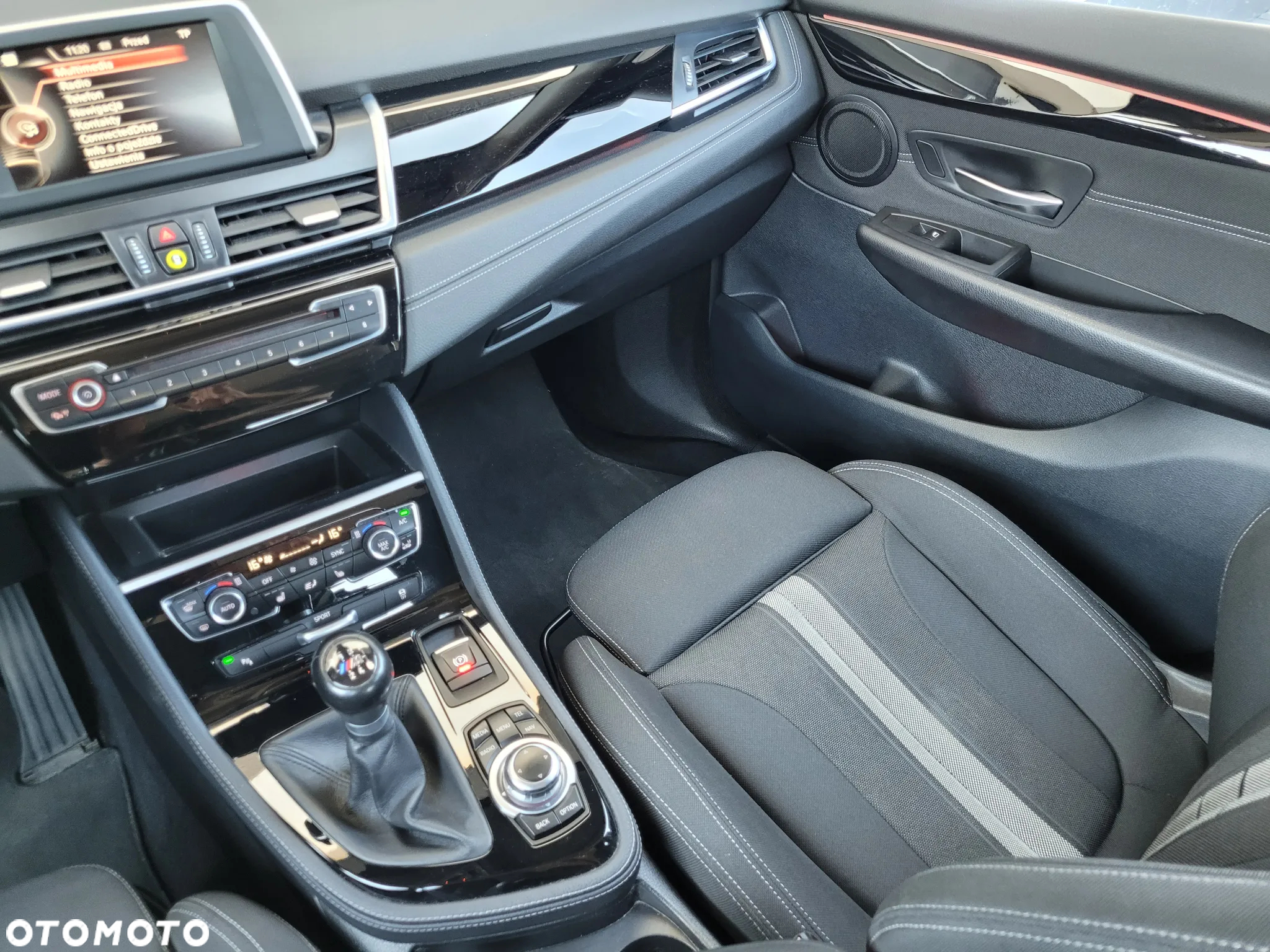 BMW Seria 2 218i Active Tourer M Sport - 15