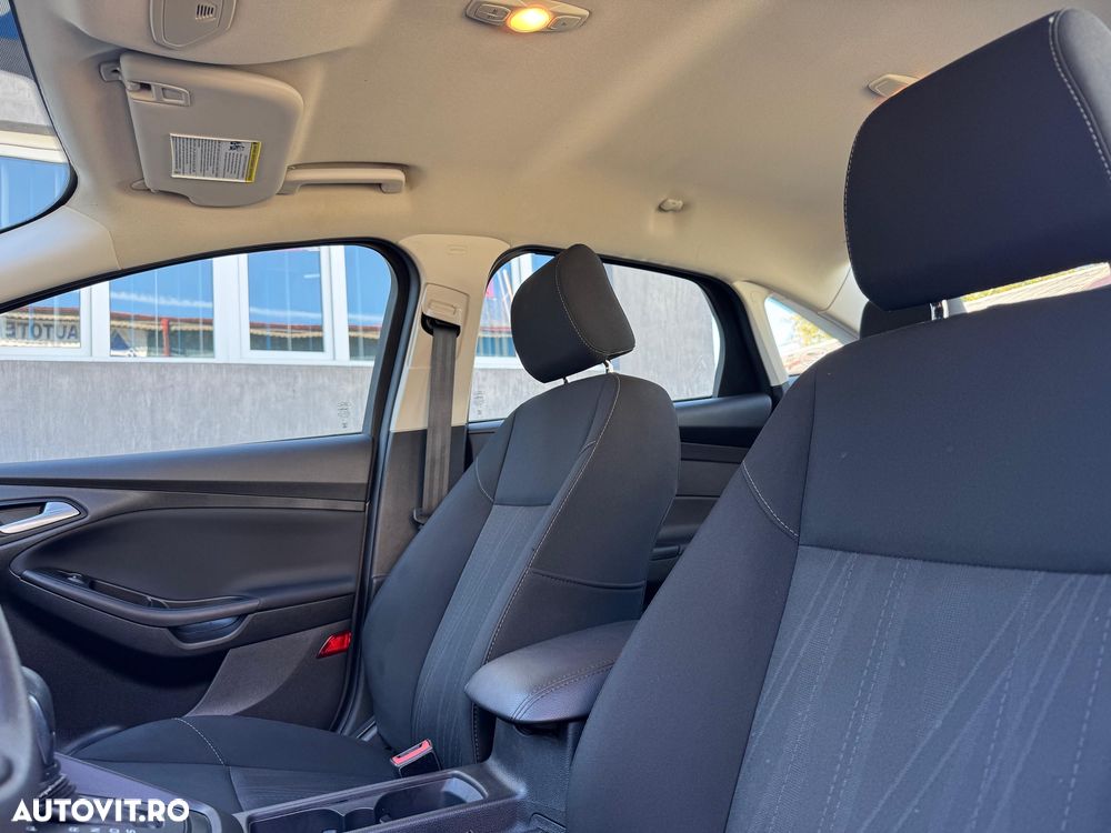 Ford Focus - 10