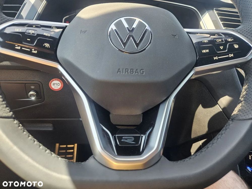 Volkswagen Tiguan 2.0 TDI SCR 4MotION DSG R-Line - 11