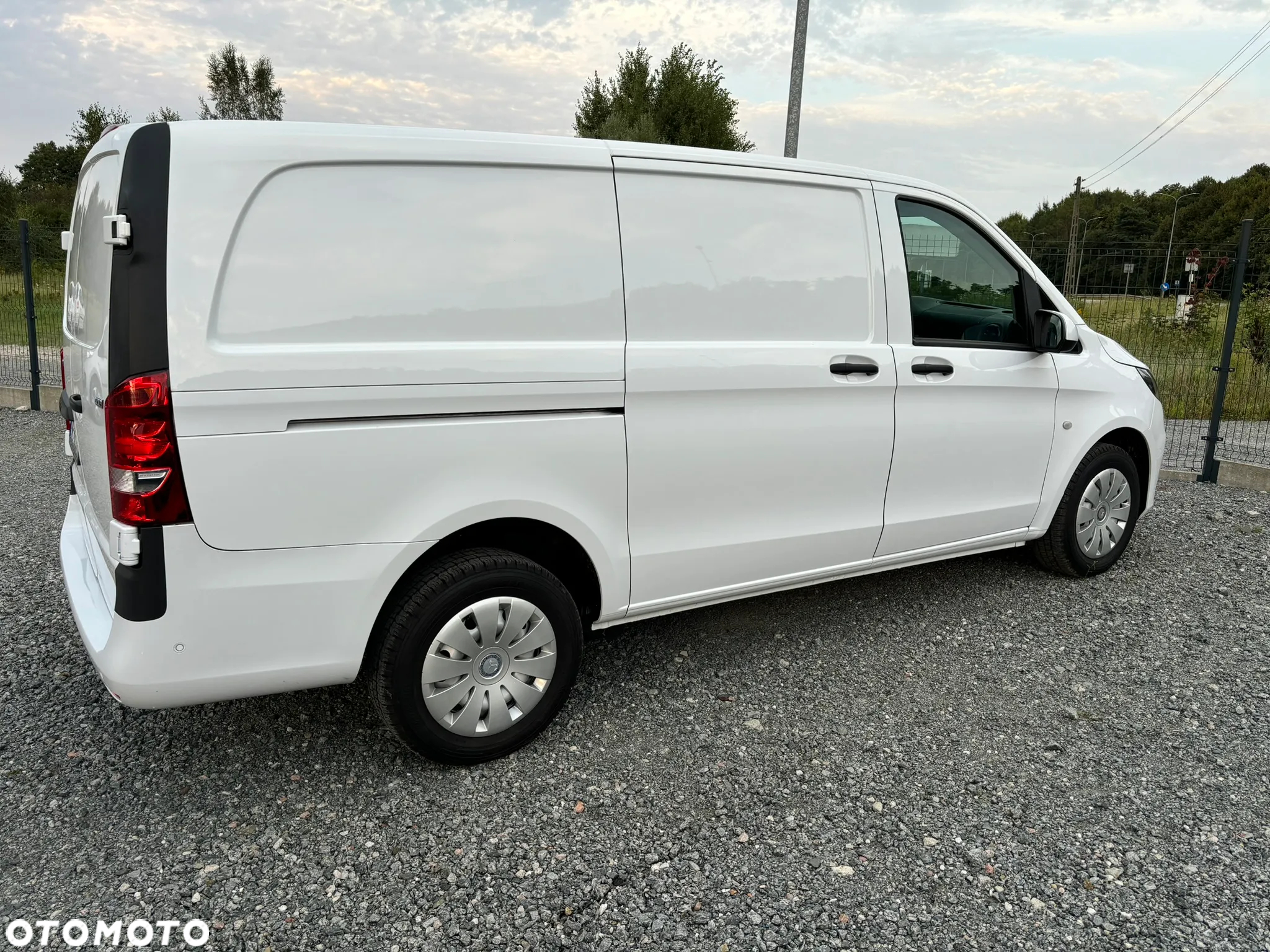 Mercedes-Benz VITO 2,0CDI Long Przebieg 37tyś km Faktura Vat - 10