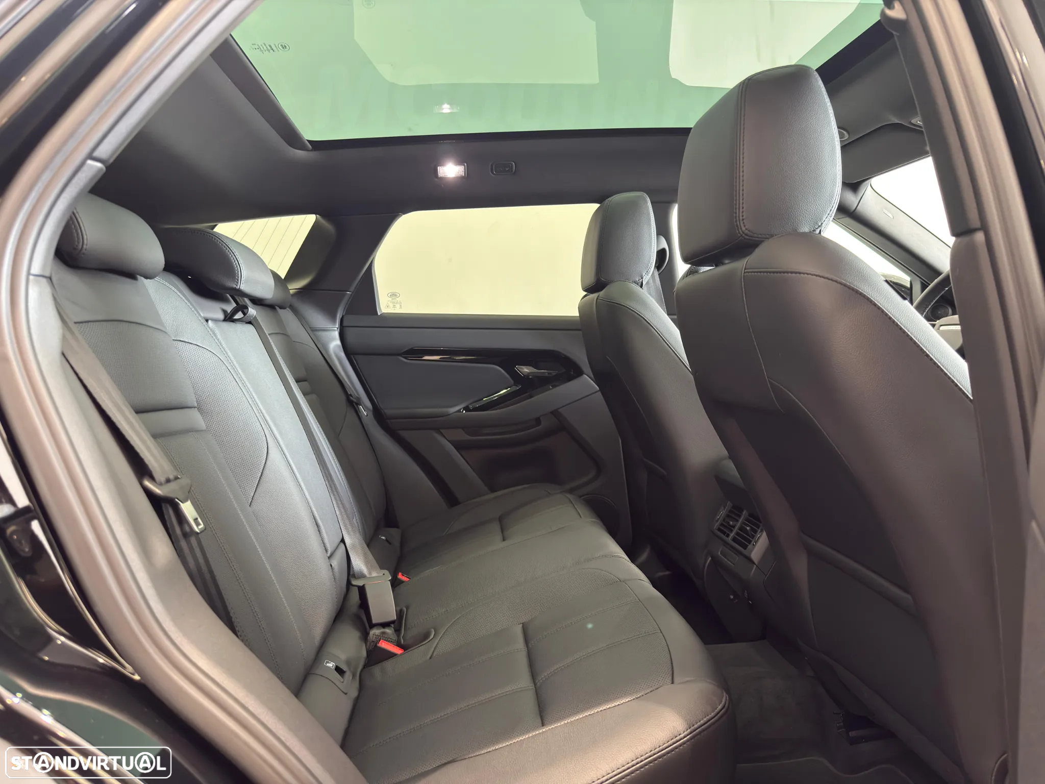 Land Rover Range Rover Evoque 1.5 P270e AWD S Auto - 9