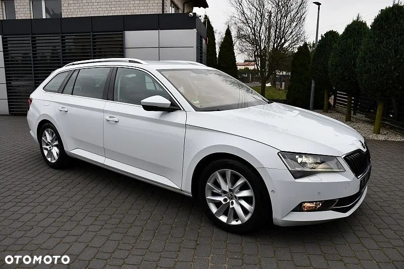 Skoda Superb 2.0 TDI Sportline - 30