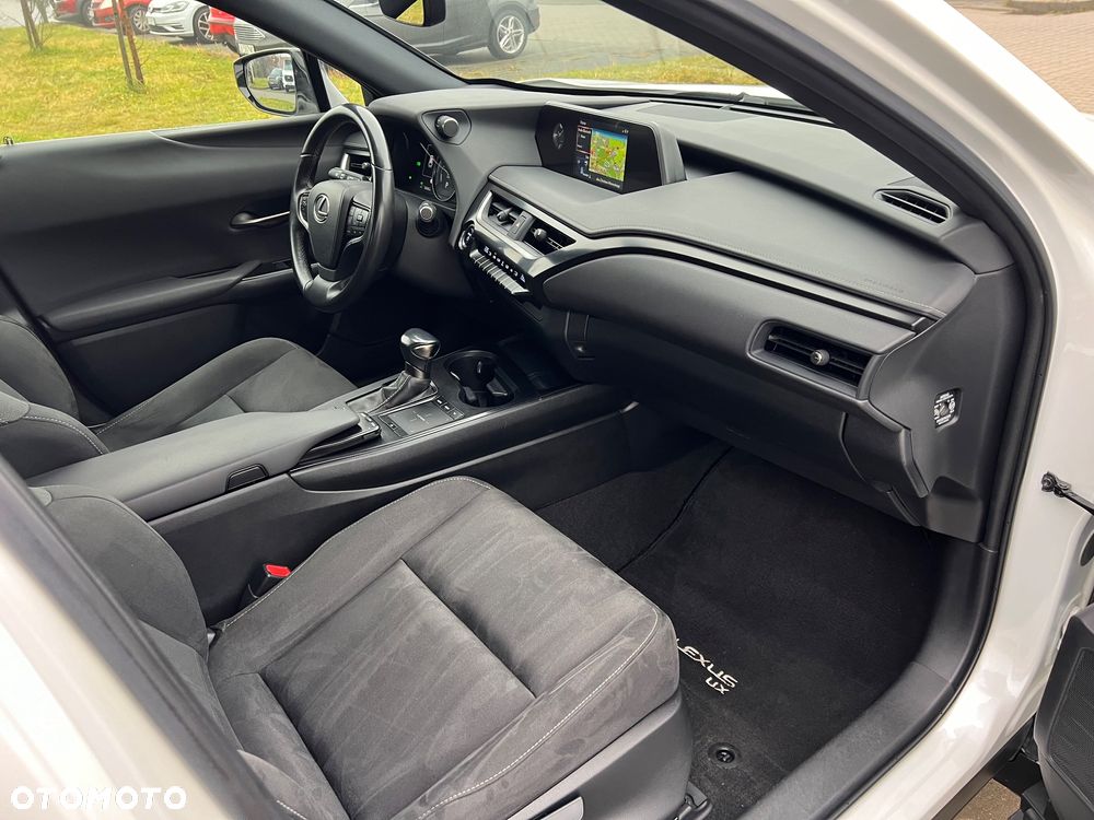 Lexus UX 250h Elegance 2WD - 14