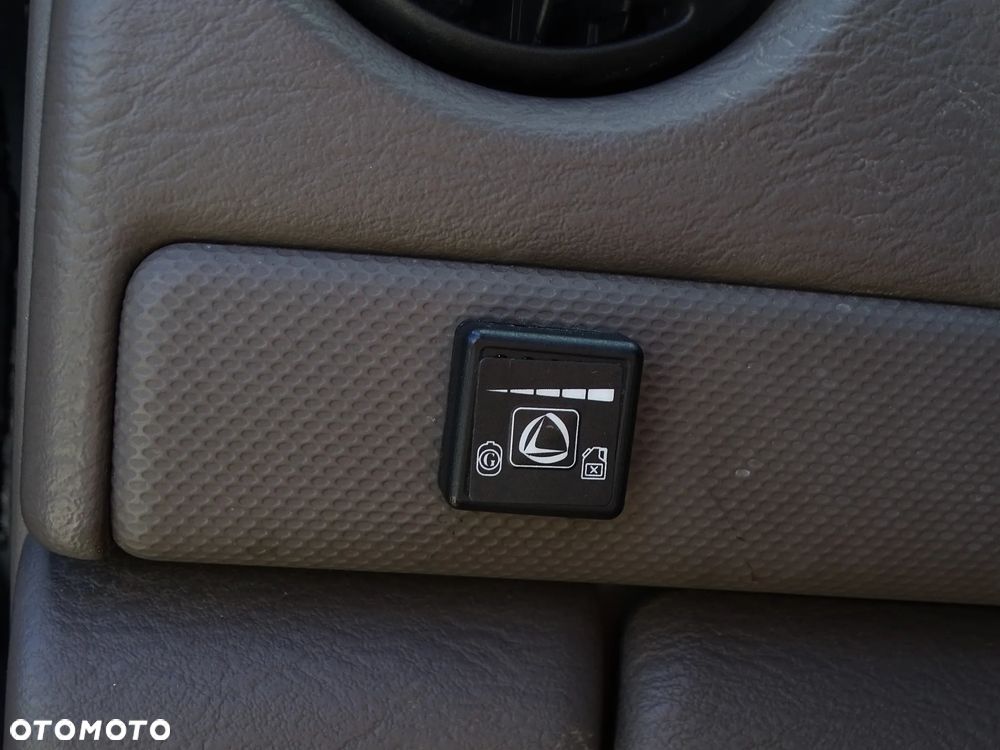 Jeep Liberty - 24