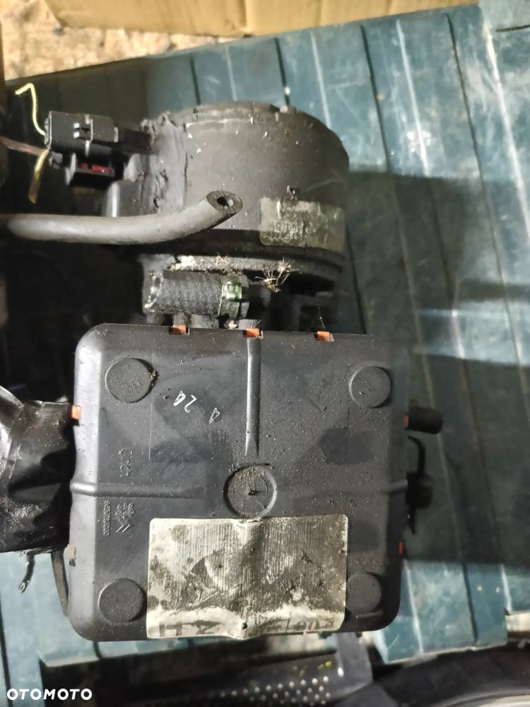 Pompa hydrauliczna zawieszenia Citroen C5 - 4