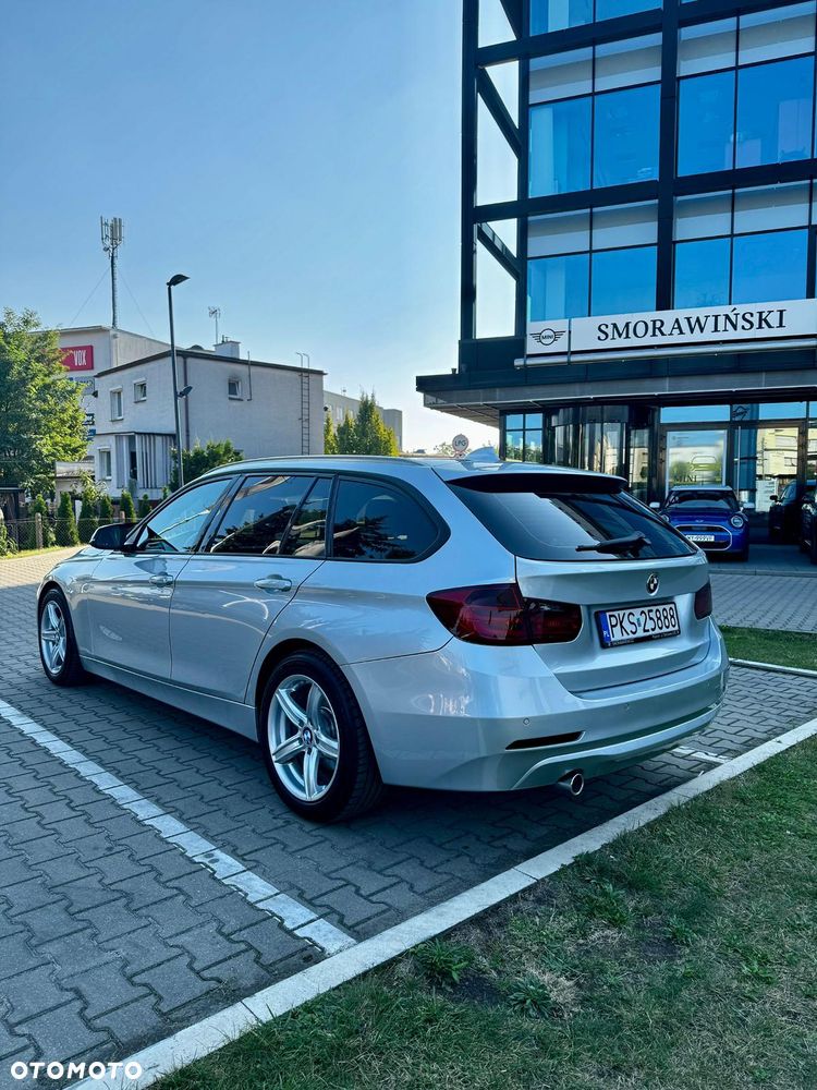 BMW Seria 3 320d - 4