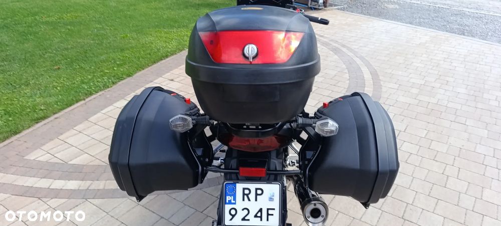 Suzuki GSX - 32
