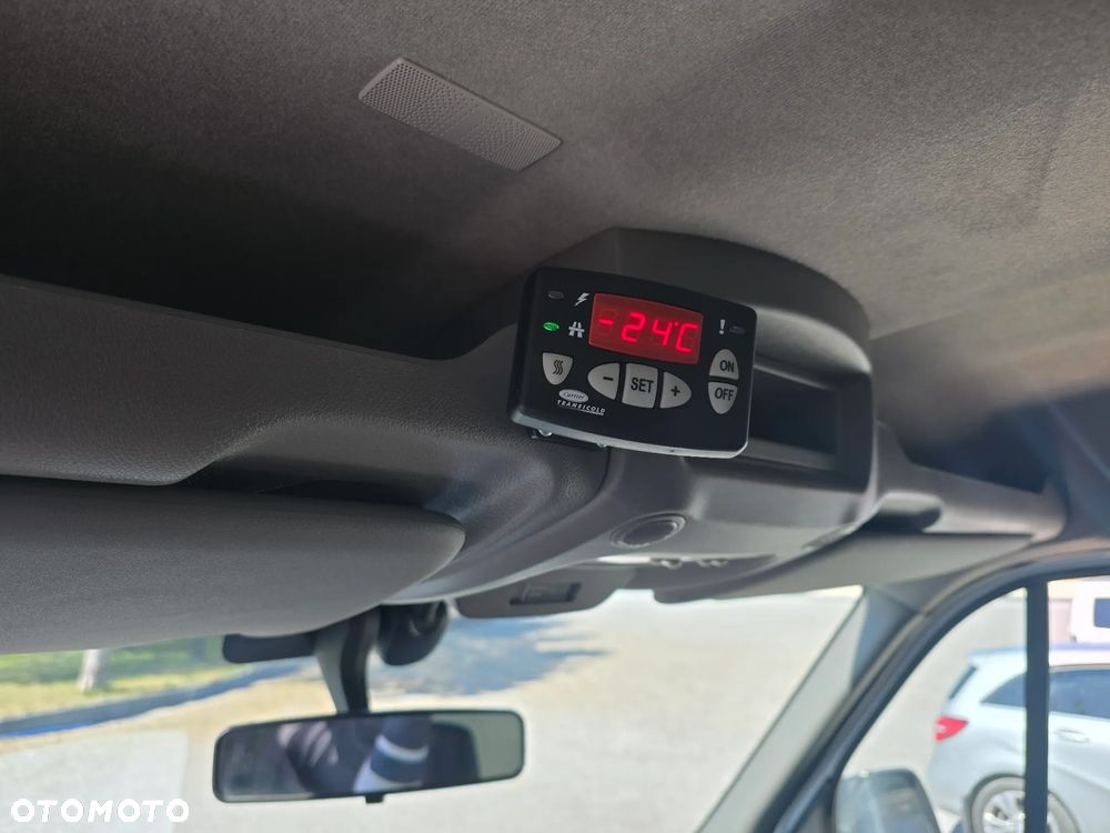 Renault MASTER CHŁODNIA 8 PALET Carrier XARIOS -29*C +29*C 230V STACJONARNE PODŁĄNCZENIE TYLN OŚ BLIŻNIACZA WZMOCNIONA SALON POLSKA 65Tyś km SERWIS ASO RENO DO OSTATNIEGO Km GWARANCJA BOGATA OPCJA WYPOSAŻENIA LEDY HALOGENY TEMPOMAT FOTEL KIEROWCY PNEŁMATYCZNY - 38