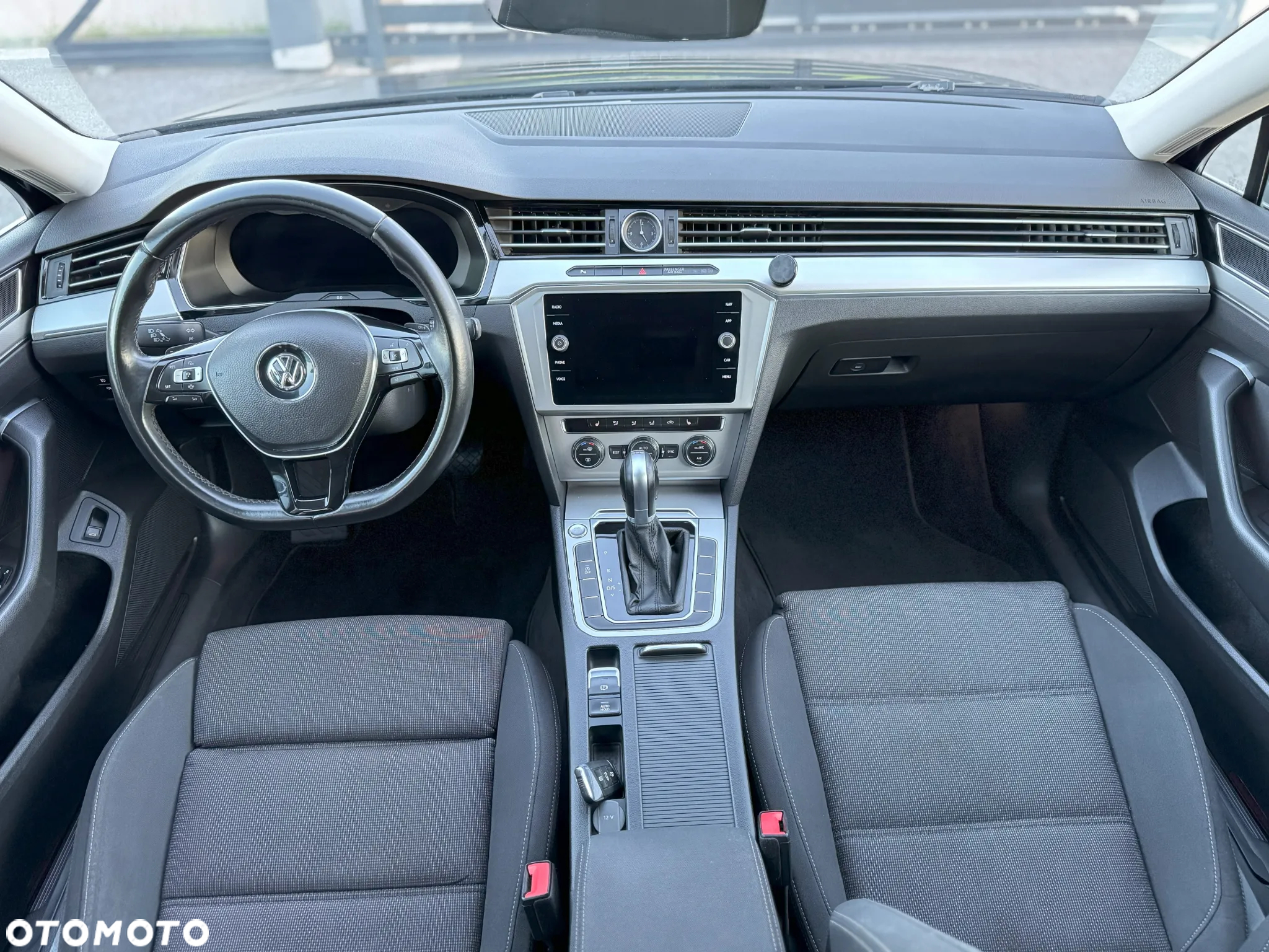 Volkswagen Passat 2.0 TDI BMT Comfortline DSG - 27