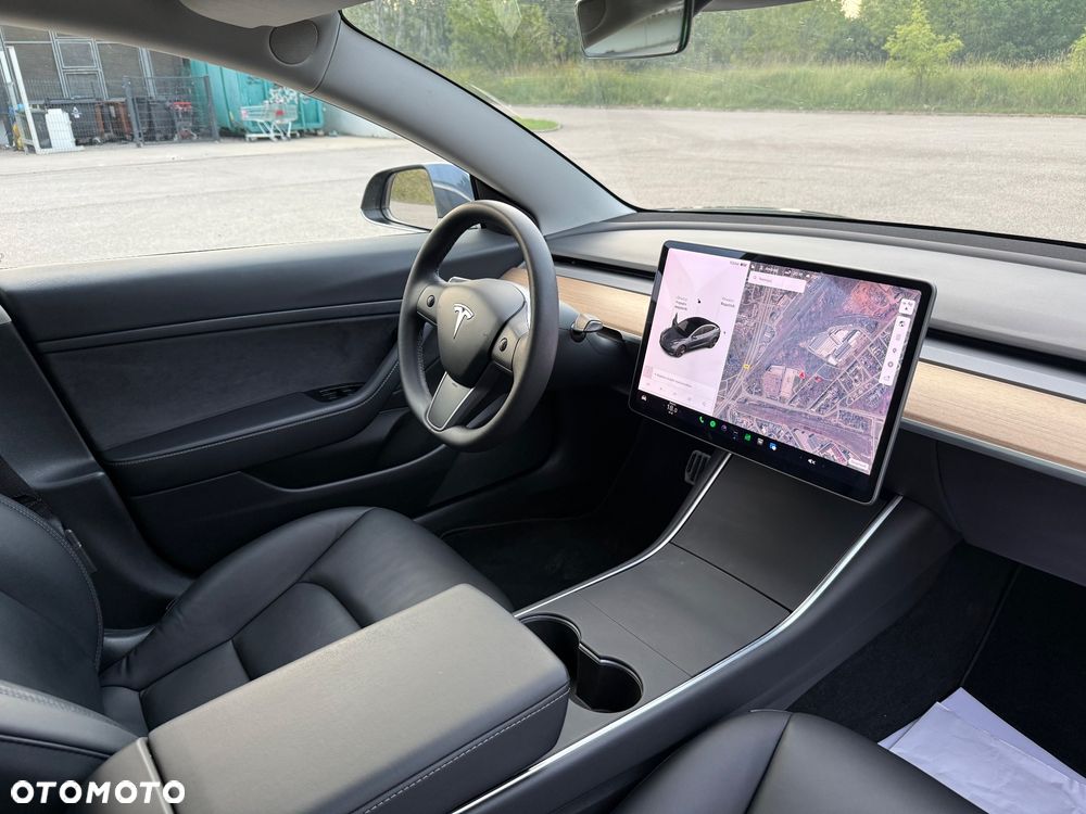 Tesla Model 3 Standard Range Plus - 16
