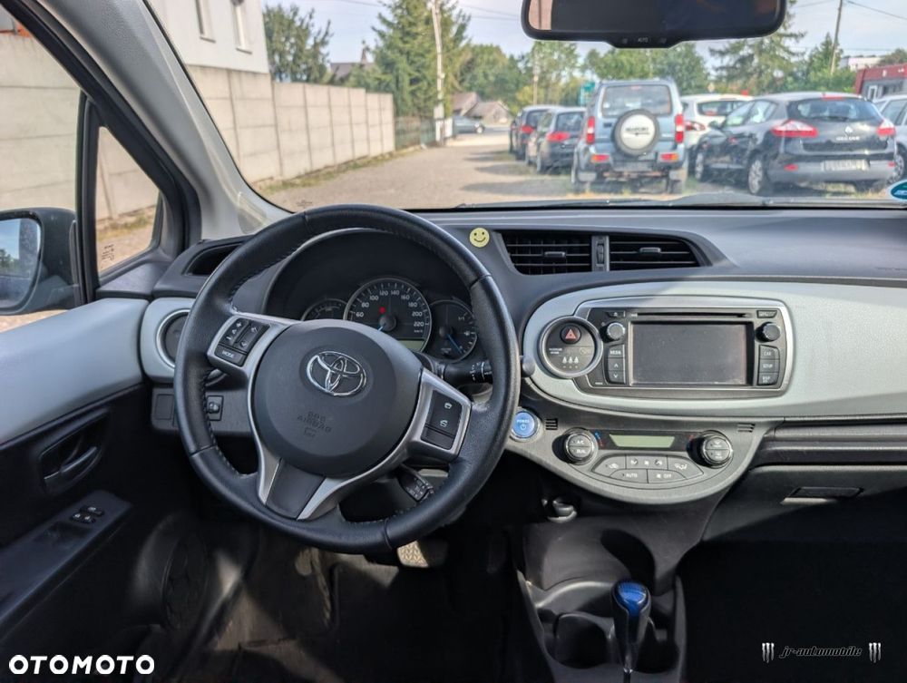 Toyota Yaris - 7