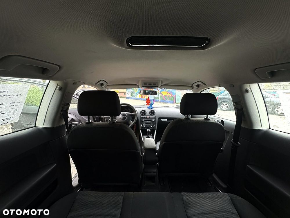 Audi A3 3-drzwiowe 1.6 FSI Ambition - 8