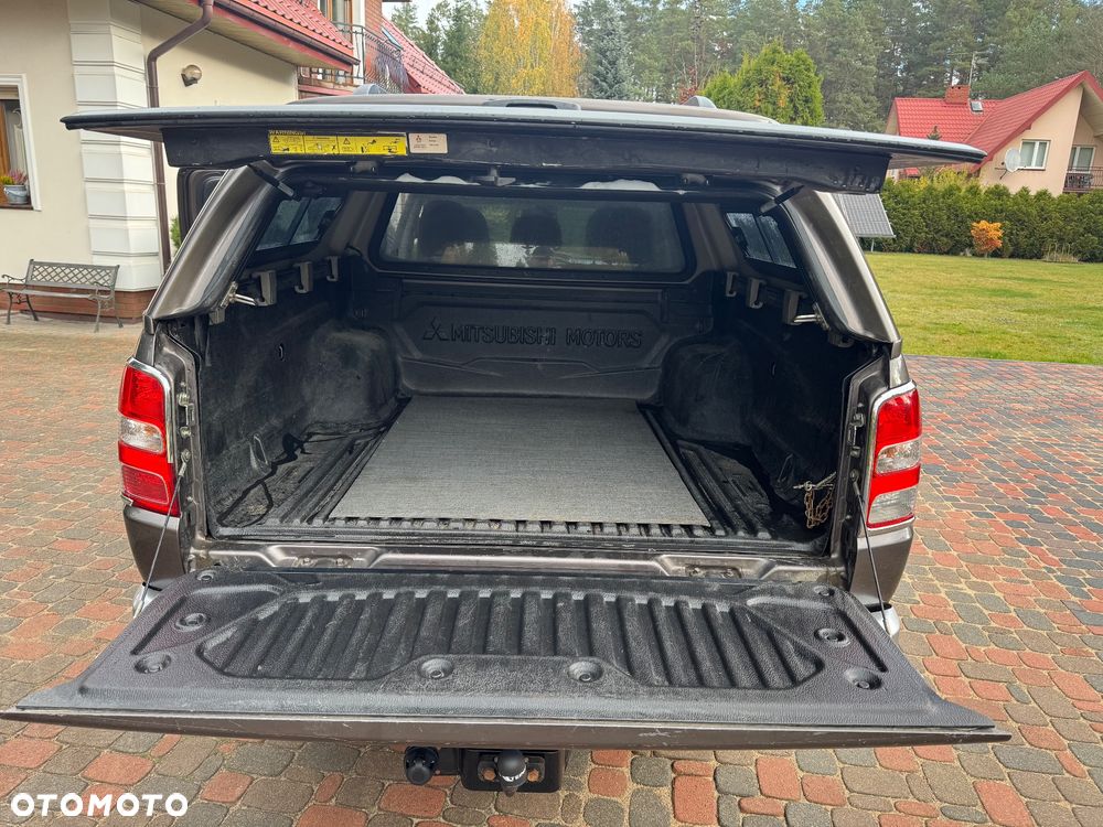 Mitsubishi L200 2.4 d DC Instyle Premiere Edition - 9