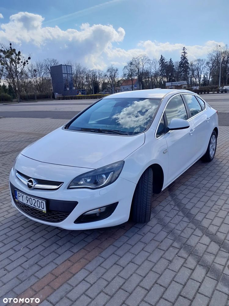 Opel Astra 1.4 T Business EU6 - 1