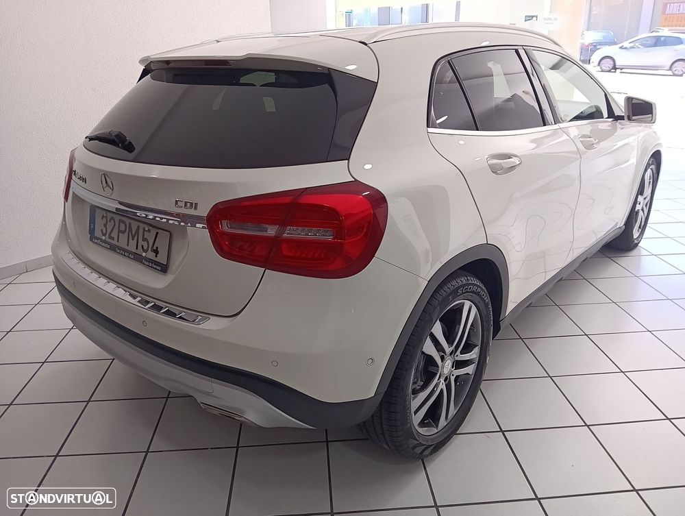Mercedes-Benz GLA 200 - 8