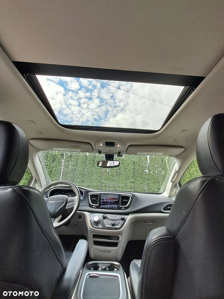 Chrysler Pacifica - 20
