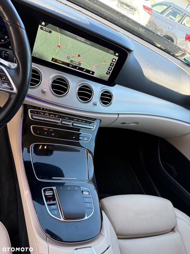 Mercedes-Benz Klasa E 220 d 9G-TRONIC - 22