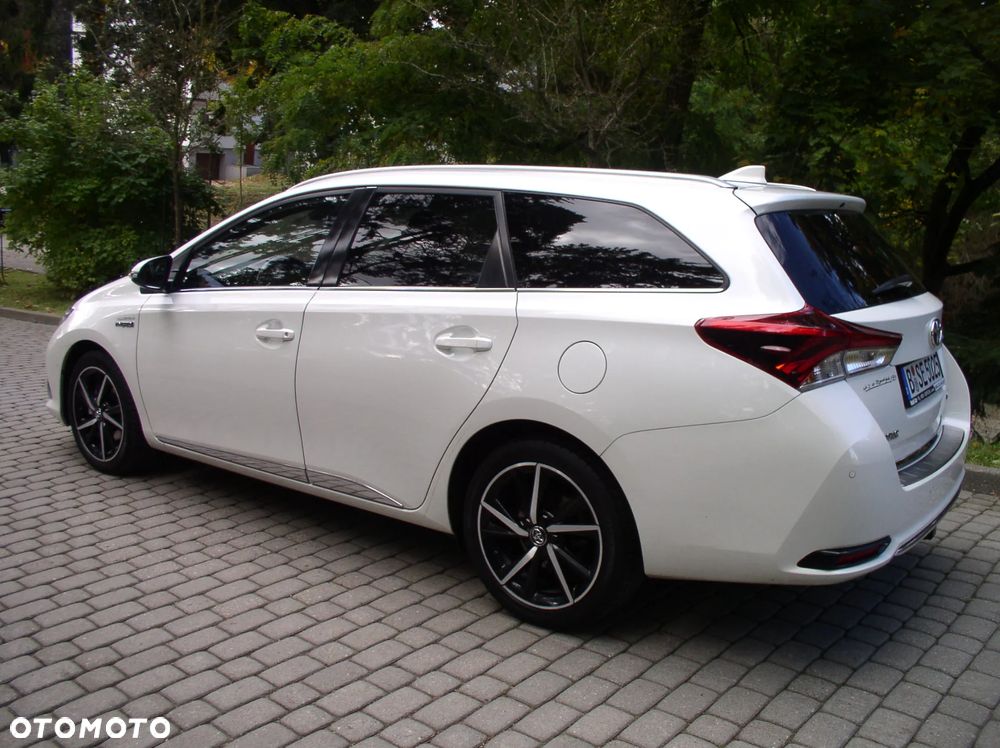 Toyota Auris 1.8 VVT-i Hybrid Automatik Touring Sports Executive - 32