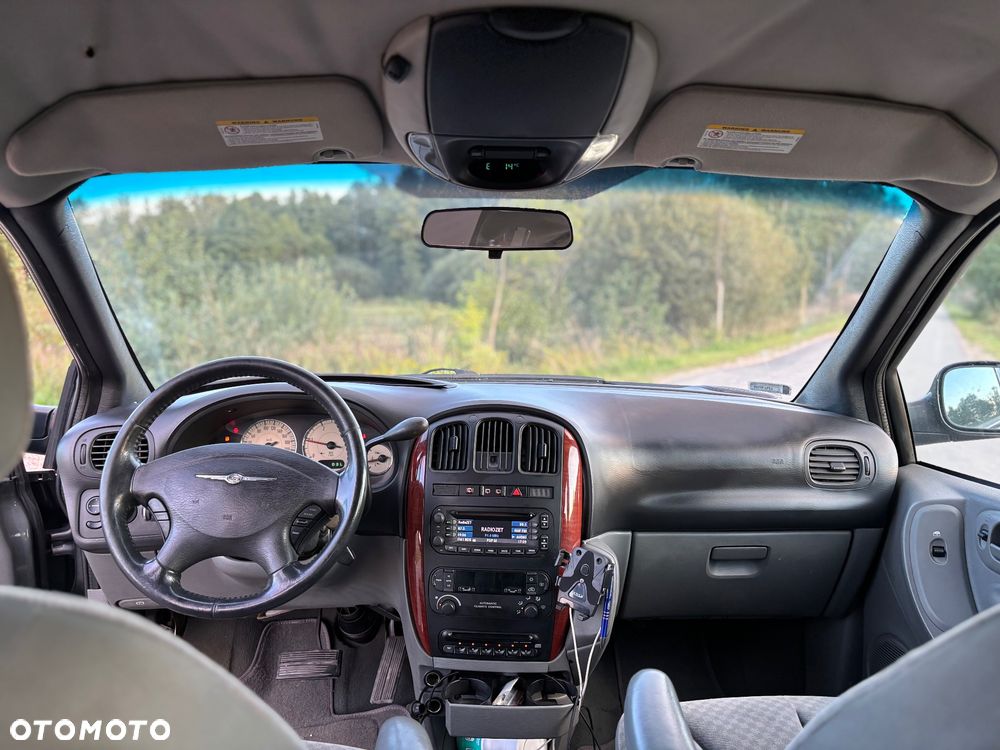 Chrysler Voyager 2.8 LX CRD - 11