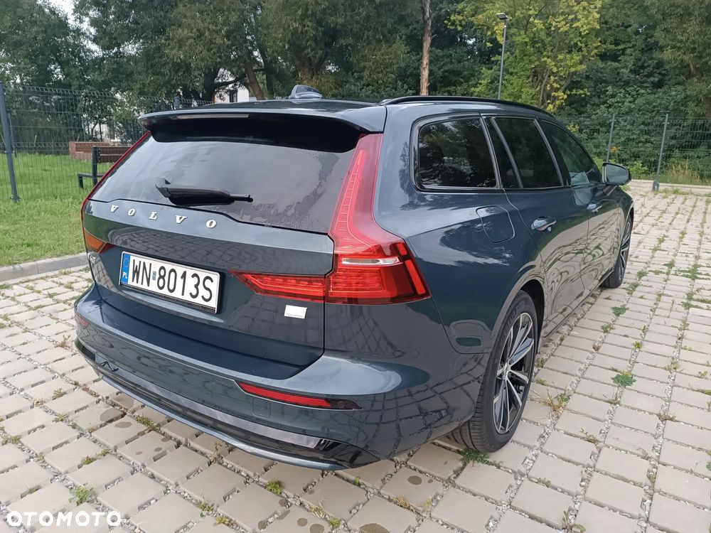 Volvo V60 T8 AWD Plug-In Hybrid Plus Dark - 9