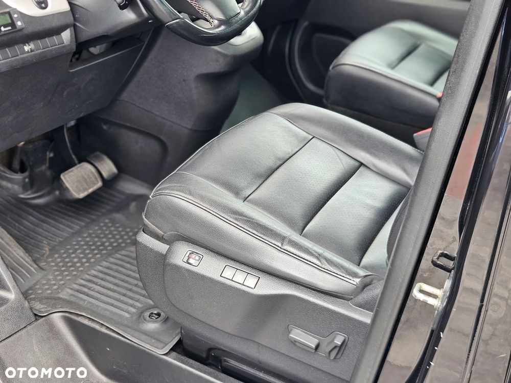 Peugeot Traveller - 15