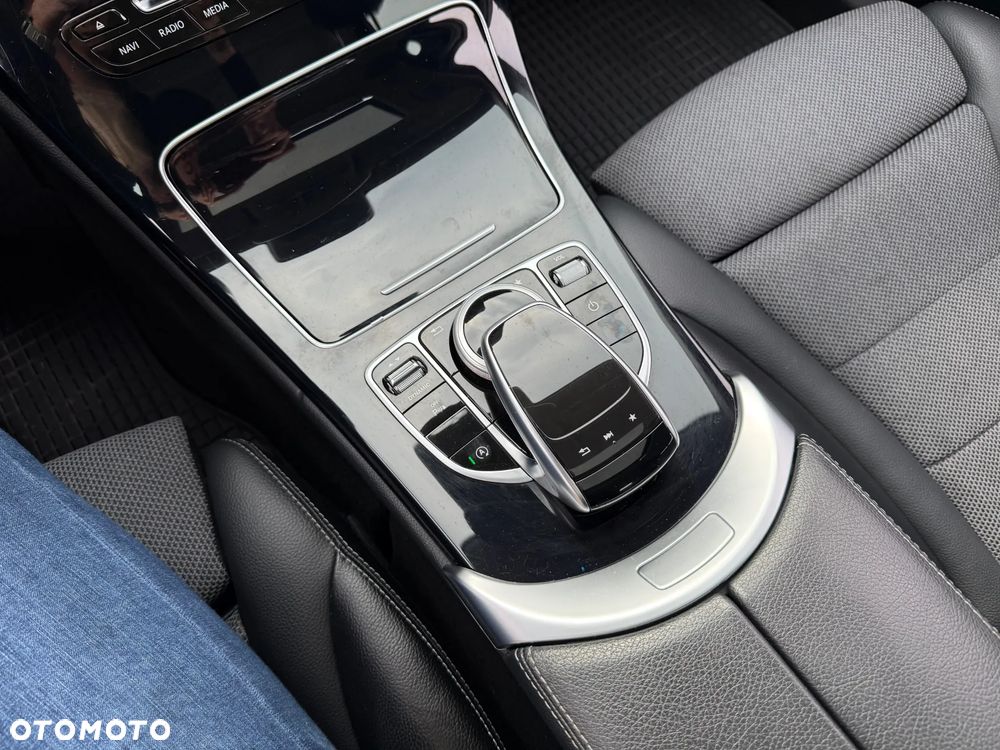 Mercedes-Benz Klasa C 180 7G-TRONIC Exclusive - 21