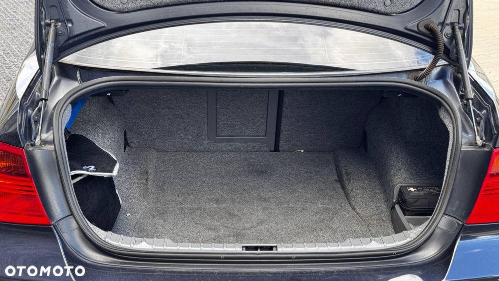 BMW Seria 3 318d - 16